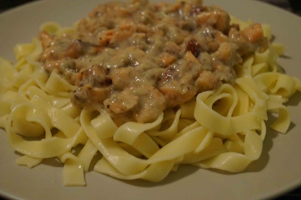 Salmon sauce and tagliatelle picture