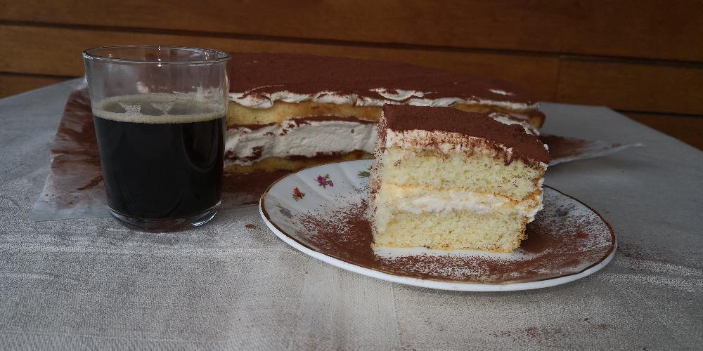 Tiramisu cake