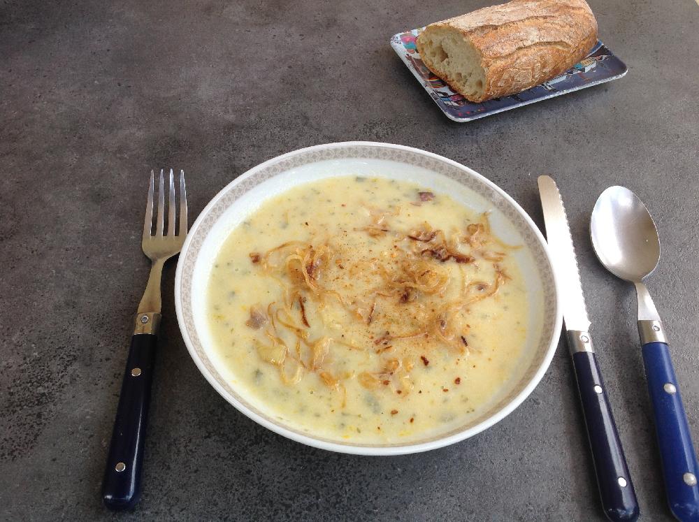 Celery and apple soup picture