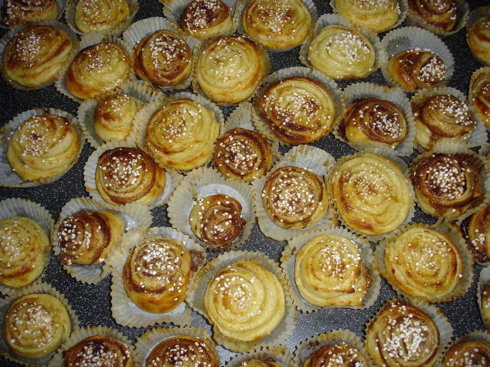 Swedish Cinnamon buns picture