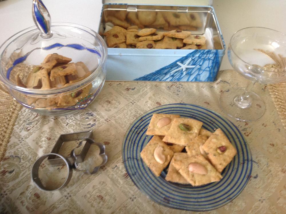 Pistachio shortbread cookies