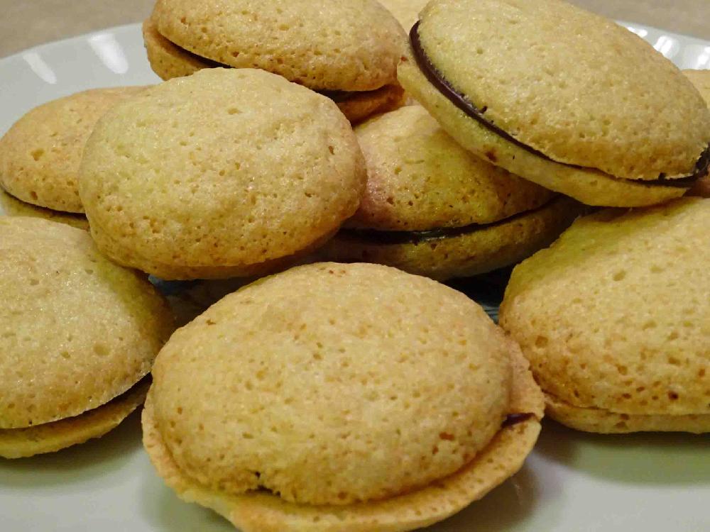 MARKY'S French Almond Macarons Gift Box – 12 Morocco