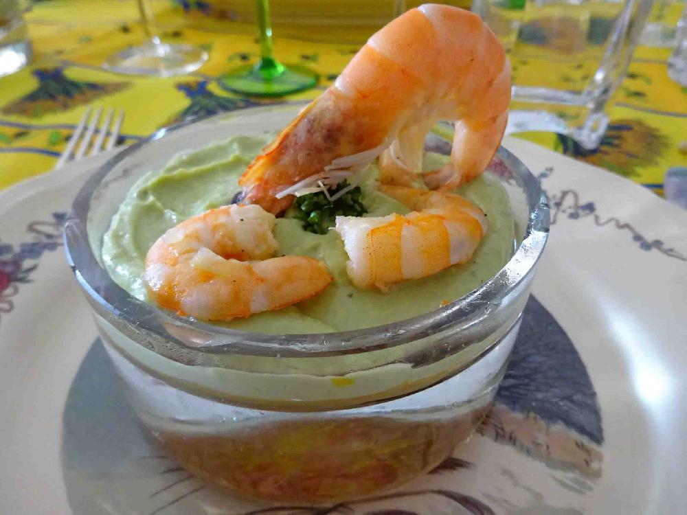 Avocado mousse with shrimps