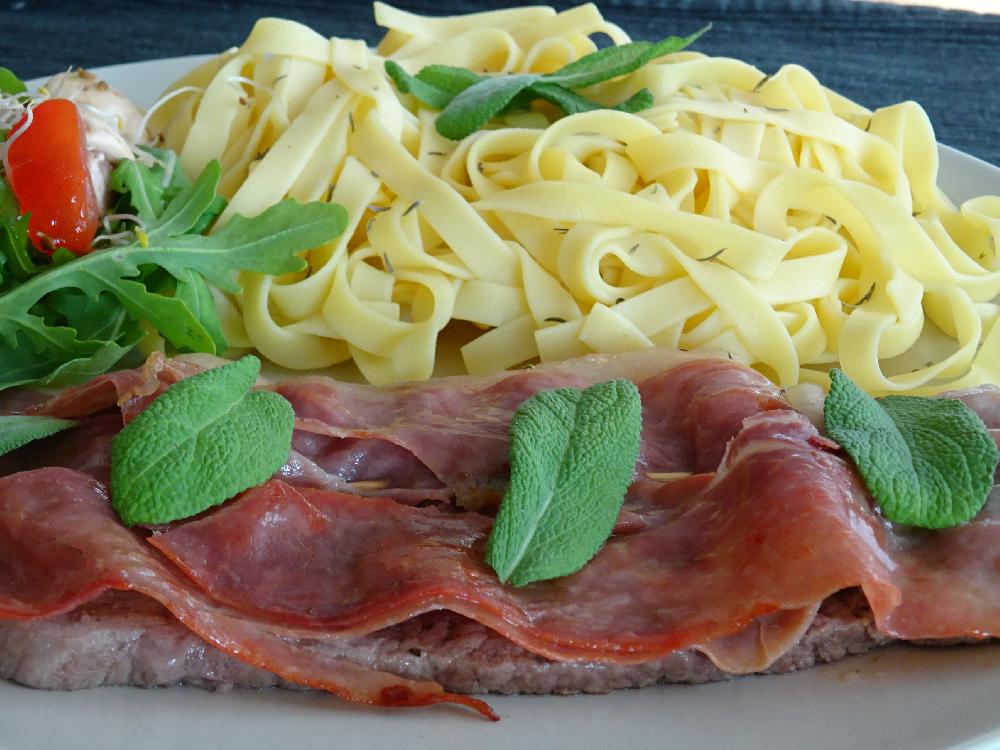 Veal with Italian prosciutto – Saltimbocca