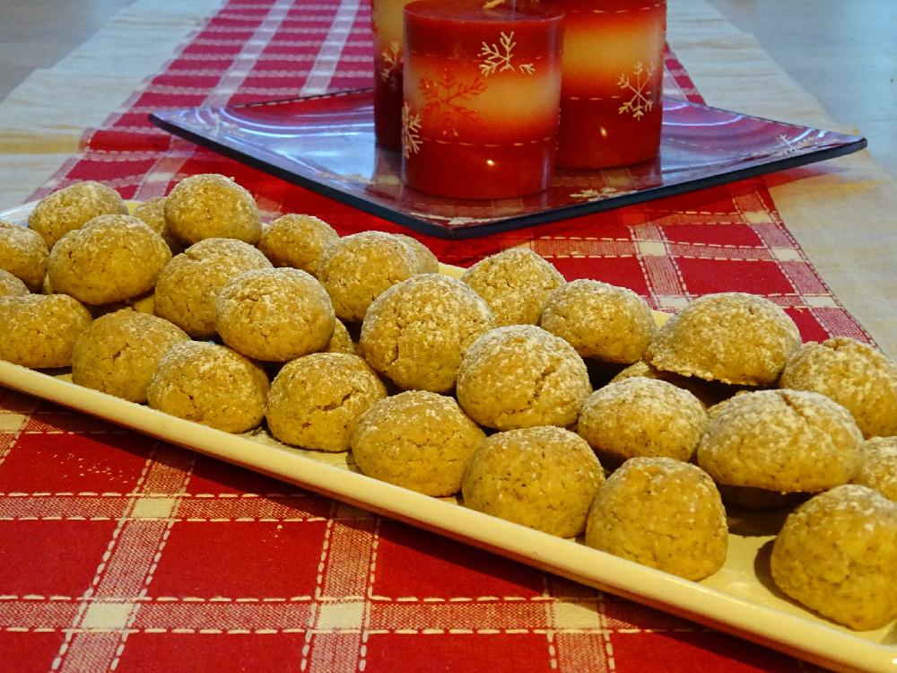 Cinnamon snowballs bredele