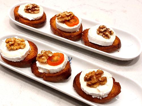 Crostini with Goat cheese and Walnuts picture