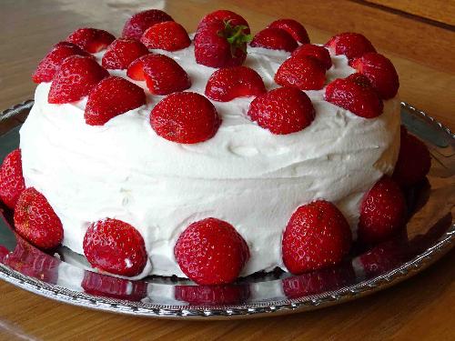 Swedish strawberry cake picture