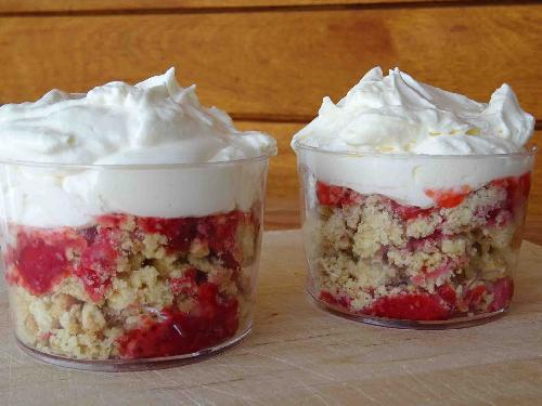 Swedish strawberry crumble pie picture