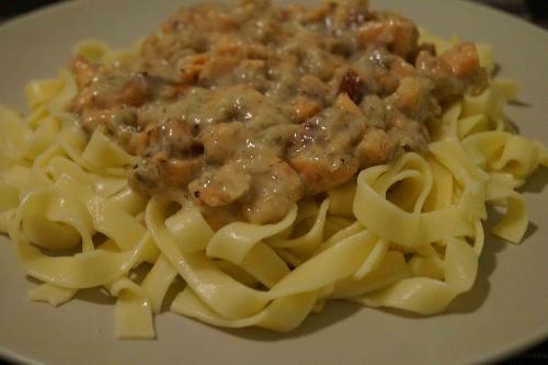 Salmon sauce and tagliatelle