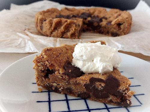 Chocolate chip cookie Mud cake picture