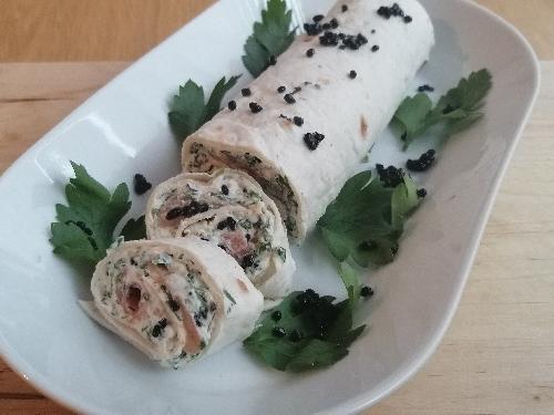 Salmon roll ups