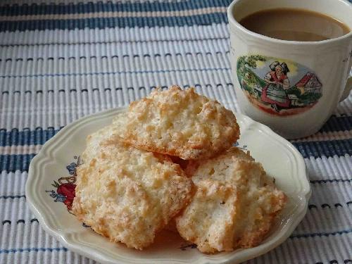 Bredele with coconut (Alsatian Christmas cookie)