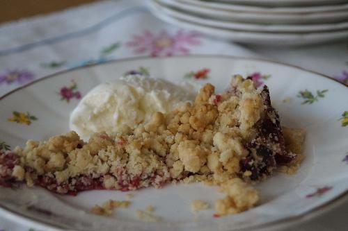 Strawberry crumble pie picture