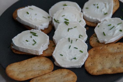 Goat cheese on biscuits picture